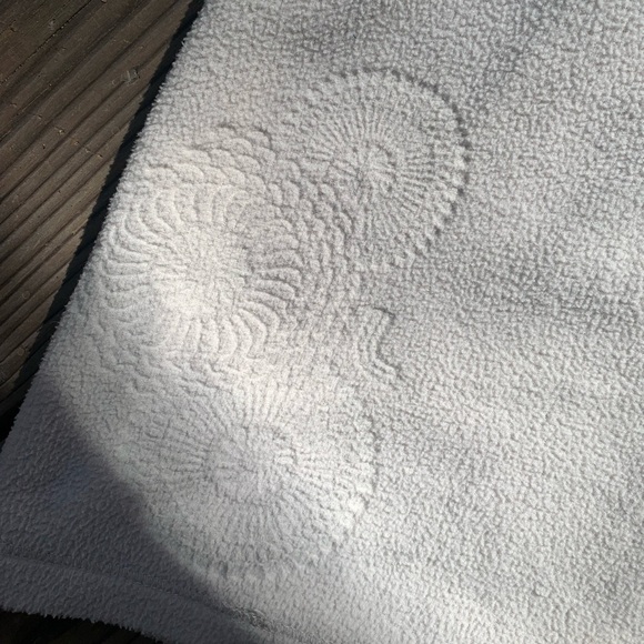 Lolë Cream Fleece Pullover - Picture 7 of 10